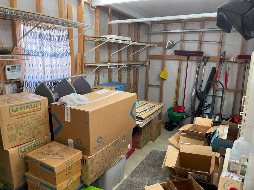 2408 Crooked Stick Drive a Winter Haven, FL Mobile or Manufactured Home for Sale